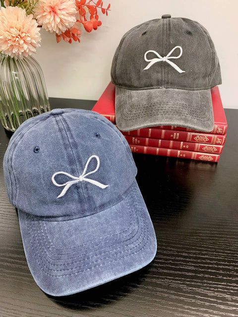 Casquette denim avec nœud brodé MJ06