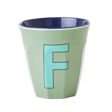 Taza de melamina con letra – “Alphabet Multicolor Azul – RICE