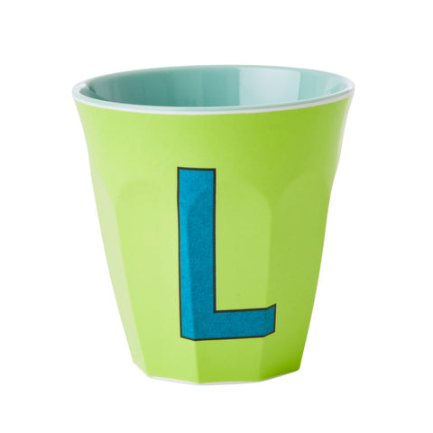 Taza de melamina con letra – “Alphabet Multicolor Azul – RICE