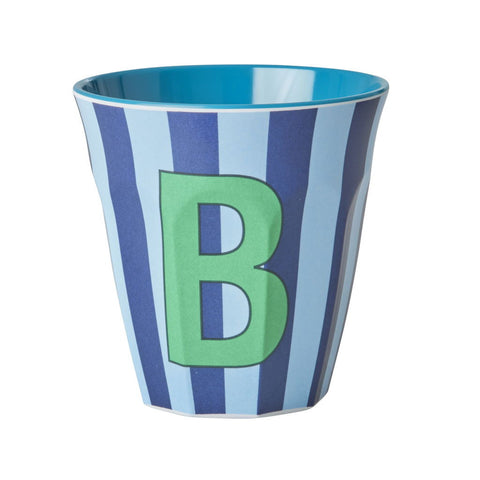 Taza de melamina con letra – Alphabet Multicolor Azul con rayas – RICE