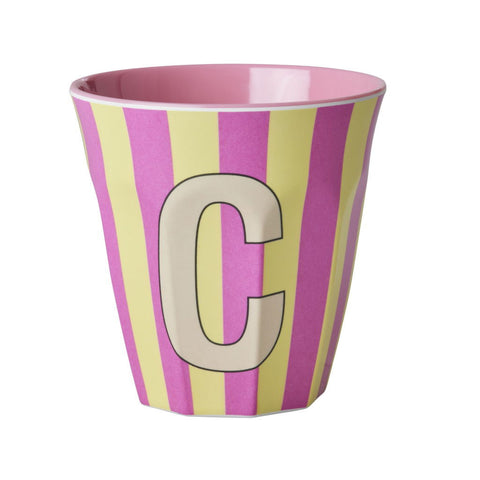 Mug en mélamine avec inscription – « Alphabet multicolore rose – RIZ »