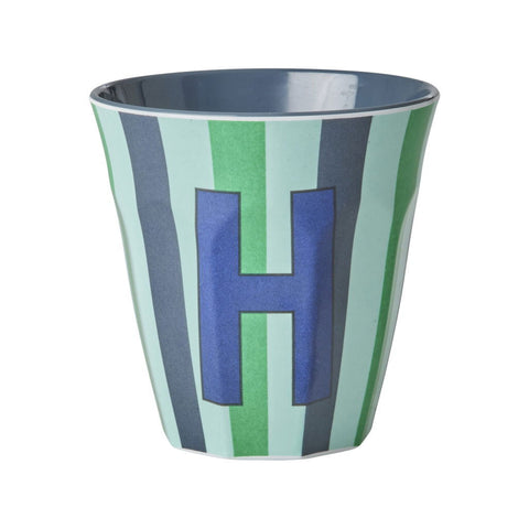 Taza de melamina con letra – Alphabet Multicolor Azul con rayas – RICE