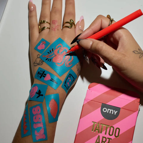 Tatouages ​​temporaires « Art du tatouage – Je t’aime » – OMY