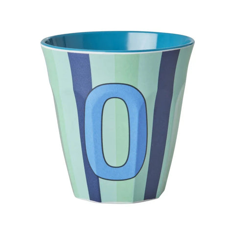 Taza de melamina con letra – Alphabet Multicolor Azul con rayas – RICE