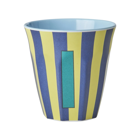 Taza de melamina con letra – Alphabet Multicolor Azul con rayas – RICE