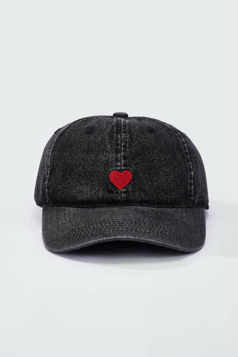 Gorra con corazon rojo - Byren L'atelier